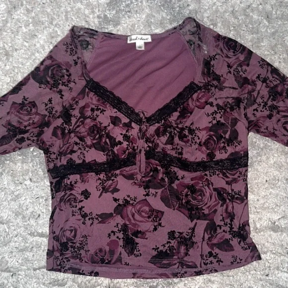 Derek Heart Floral Lace Long Sleeve Top - Picture 4 of 4